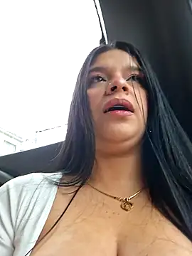 Snapshot of Layla-daring chatting on November 29, 7:06 pm Layla-daring online show from November 29, 7:06 pm