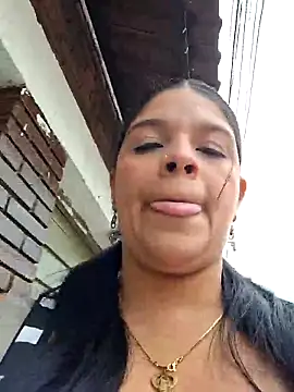 Snapshot of Layla-daring chatting on December 15, 8:02 pm Layla-daring online show from December 15, 8:02 pm