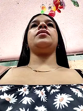 Layla-daring online show from June 1, 5:47 pm