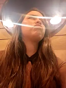 Snapshot of Little__Danni1 chatting on November 23, 2:33 am Little Danni1 online show from November 23, 2:33 am