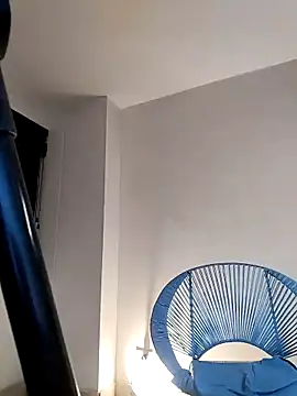 Snapshot of Little__Danni1 chatting on November 23, 11:59 pm Little Danni1 online show from November 23, 11:59 pm