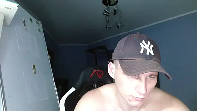 Snapshot of Poliglotjoe1 chatting on November 24, 1:33 pm Poliglotjoe1 online show from November 24, 1:33 pm