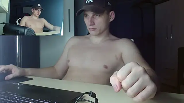 Snapshot of Poliglotjoe1 chatting on December 16, 5:40 pm Poliglotjoe1 online show from December 16, 5:40 pm