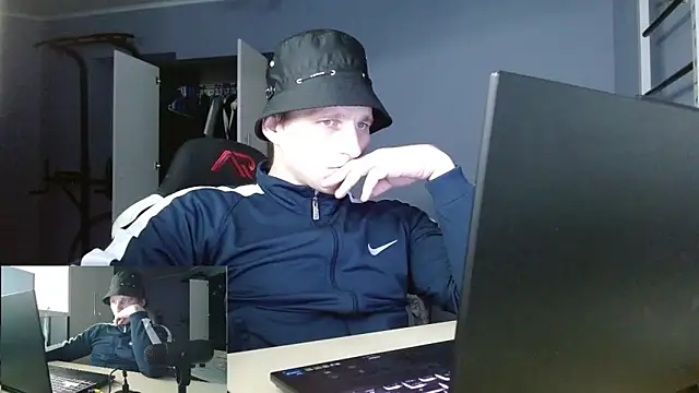 Poliglotjoe1 online show from February 5, 7:40 pm