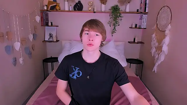 Snapshot of DonaldWoon chatting on November 27, 12:40 pm DonaldWoon online show from November 27, 12:40 pm