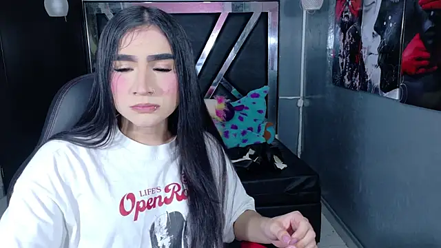 Snapshot of Evangeline_Star1 chatting on November 27, 8:11 pm Evangeline Star1 online show from November 27, 8:11 pm