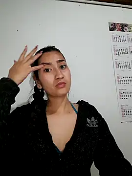 Snapshot of Marilyn_1-2 chatting on December 17, 1:11 am Marilyn 1-2 online show from December 17, 1:11 am