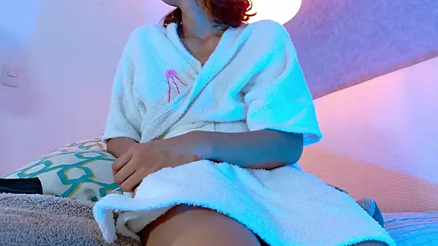 Snapshot of lanna_w chatting on December 4, 10:29 pm lanna w online show from December 4, 10:29 pm