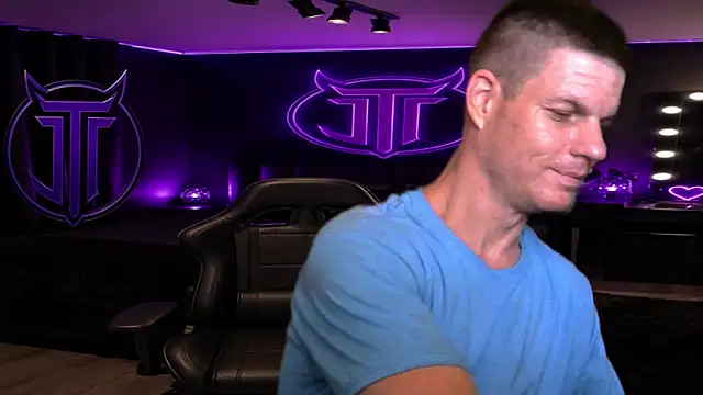 Snapshot of JockNThirsty chatting on June 1, 3:36 pm JockNThirsty online show from June 1, 3:36 pm