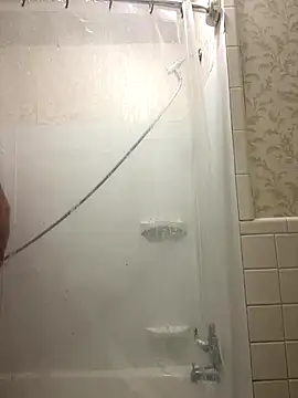 Snapshot of Alltheway2321 chatting on December 1, 4:39 am Alltheway2321 online show from December 1, 4:39 am