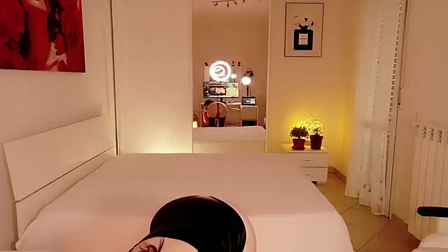 Snapshot of FlirtyFox_ chatting on January 8, 11:12 am FlirtyFox online show from January 8, 11:12 am