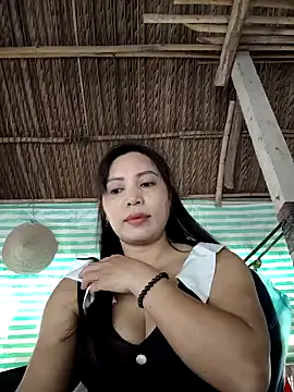 Snapshot of akura-03 chatting on November 28, 5:43 am akura-03 online show from November 28, 5:43 am