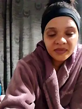 Snapshot of Cadence28 chatting on November 27, 6:10 pm Cadence28 online show from November 27, 6:10 pm