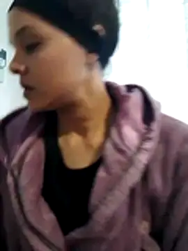 Snapshot of Cadence28 chatting on December 1, 6:29 am Cadence28 online show from December 1, 6:29 am