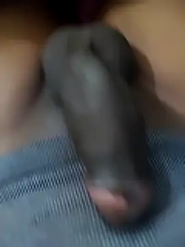 Snapshot of Hotboylumia_825321 chatting on December 18, 11:27 am Hotboylumia 825321 online show from December 18, 11:27 am