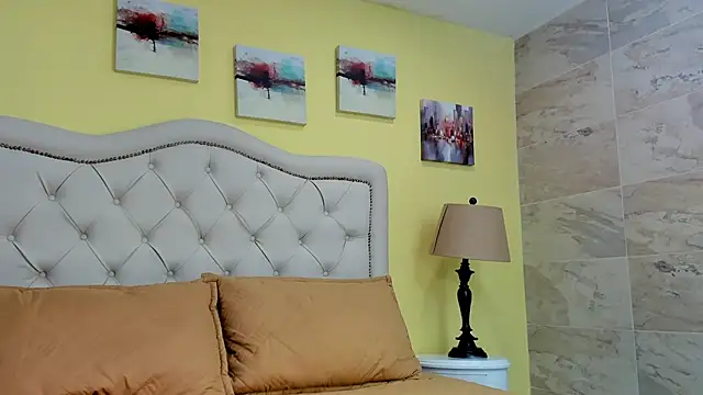 Snapshot of molly_madisson_ chatting on December 4, 5:43 pm molly madisson online show from December 4, 5:43 pm