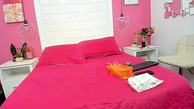 molly madisson  online show from March 12, 12:44 pm