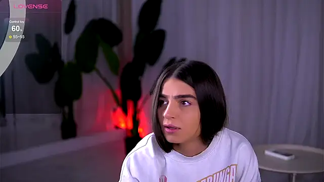 Snapshot of PureEllieX chatting on November 28, 4:37 am PureEllieX online show from November 28, 4:37 am