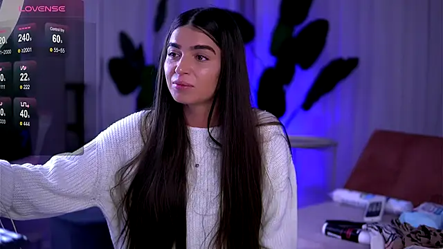 Snapshot of PureEllieX chatting on December 5, 5:05 am PureEllieX online show from December 5, 5:05 am