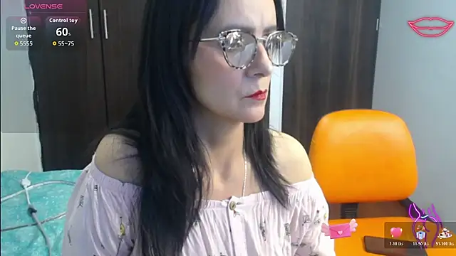 Snapshot of Juliana__lx chatting on November 25, 1:11 pm Juliana lx online show from November 25, 1:11 pm