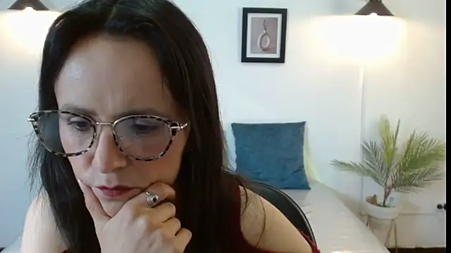 Snapshot of Juliana__lx chatting on December 5, 12:58 pm Juliana lx online show from December 5, 12:58 pm