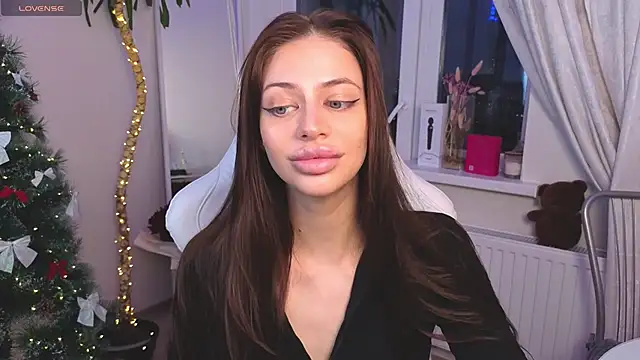 Snapshot of Daria_Promisess chatting on December 4, 4:00 am Daria Promisess online show from December 4, 4:00 am