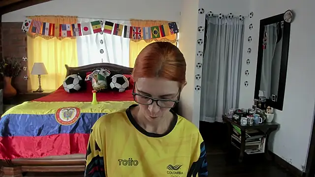 Charlotte-Willson online show from June 15, 8:33 pm