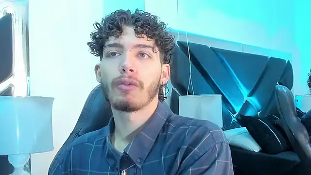 Snapshot of JojoBraando chatting on December 1, 12:15 am JojoBraando online show from December 1, 12:15 am