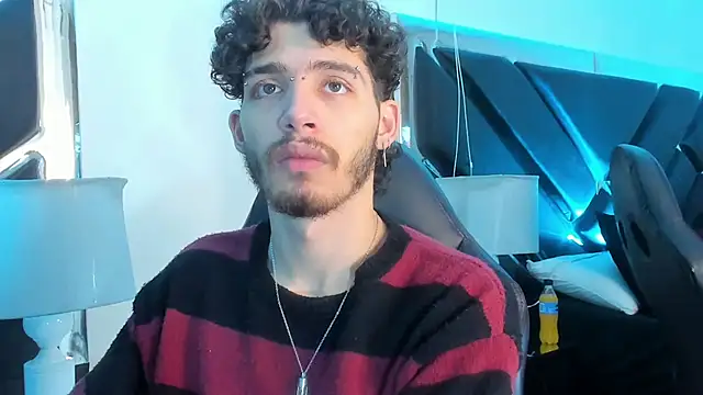 Snapshot of JojoBraando chatting on December 2, 12:05 am JojoBraando online show from December 2, 12:05 am