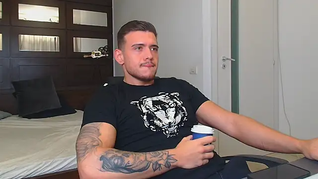 ElijahThorne online show from January 19, 5:11 am