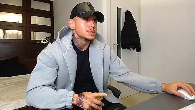 ElijahThorne online show from February 5, 6:40 am