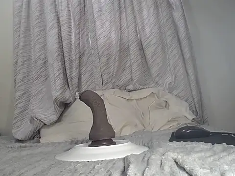Snapshot of KinkyJXxX chatting on June 9, 3:12 pm KinkyJXxX online show from June 9, 3:12 pm