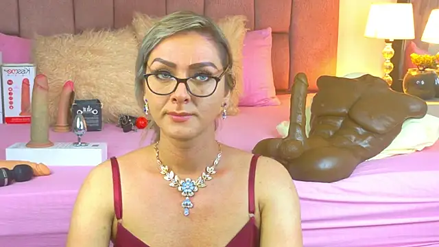 Snapshot of Lunitaa_Diva chatting on June 3, 7:41 pm Lunitaa Diva online show from June 3, 7:41 pm