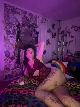 chaoticluvbug online show from April 15, 10:11 am