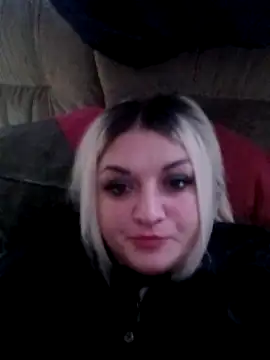 Snapshot of CharleyCream chatting on December 5, 10:35 am CharleyCream online show from December 5, 10:35 am