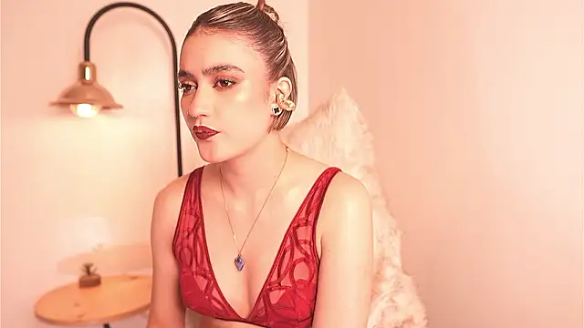 Snapshot of Mackenzie_Lia chatting on February 14, 1:46 am Mackenzie Lia online show from February 14, 1:46 am