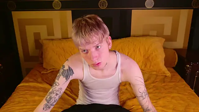 Snapshot of TRAVIS_CLAS chatting on December 1, 8:14 pm TRAVIS CLAS online show from December 1, 8:14 pm