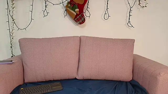 madison jones  online show from December 16, 9:09 pm