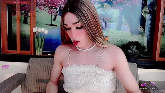 Snapshot of britanny_noroeste chatting on June 14, 8:00 pm britanny noroeste online show from June 14, 8:00 pm