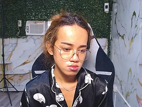 imadriana12 online show from November 27, 6:26 am