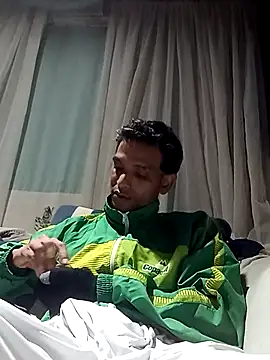 Snapshot of Gzinho69ik chatting on June 2, 1:40 am Gzinho69ik online show from June 2, 1:40 am