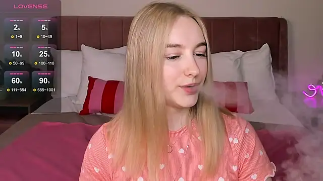 Snapshot of Shy_Polly chatting on May 16, 12:18 am Shy Polly online show from May 16, 12:18 am
