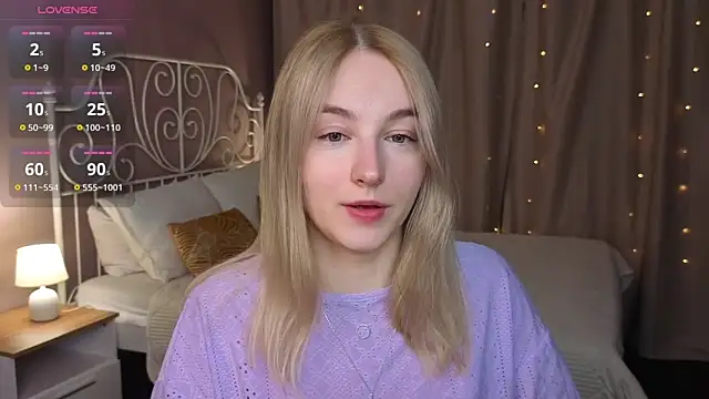 Snapshot of Shy_Polly chatting on May 19, 12:05 am Shy Polly online show from May 19, 12:05 am