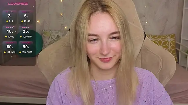 Snapshot of Shy_Polly chatting on June 11, 12:32 am Shy Polly online show from June 11, 12:32 am
