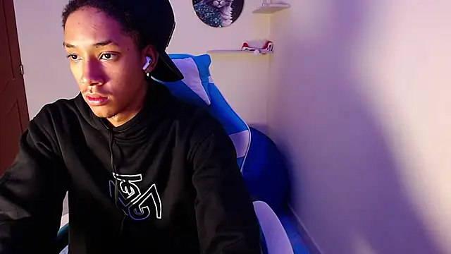 Snapshot of smith_66jr chatting on January 7, 9:06 pm smith 66jr online show from January 7, 9:06 pm