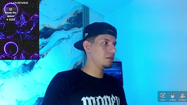Snapshot of Sebastian_Smith__ chatting on May 30, 7:11 pm Sebastian Smith online show from May 30, 7:11 pm