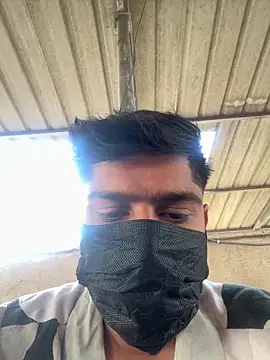 Snapshot of hardboydick2000 chatting on December 17, 9:04 am hardboydick2000 online show from December 17, 9:04 am