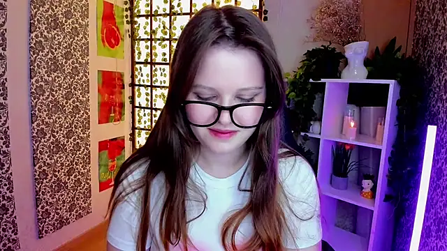 Snapshot of Lana_Moon__ chatting on December 3, 9:40 am Lana Moon online show from December 3, 9:40 am