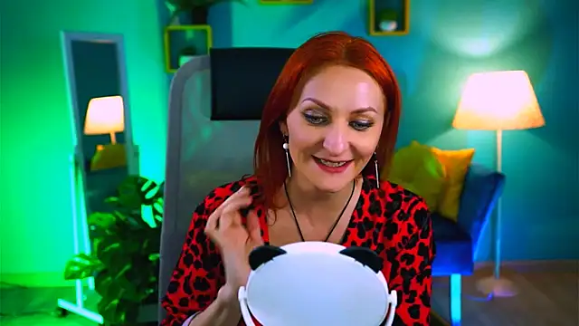 DianaTorrens online show from March 5, 8:43 am