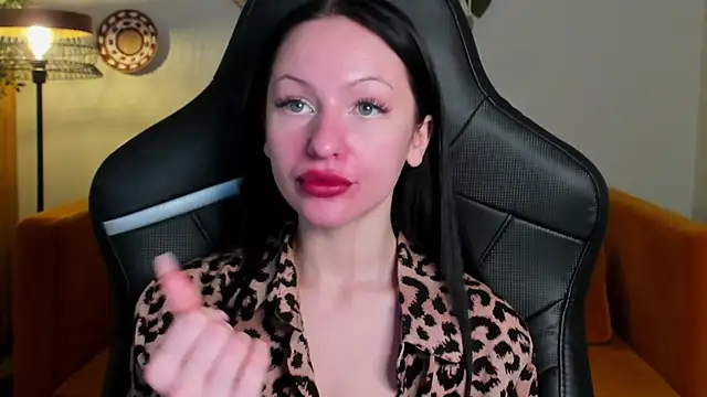 NaomiBlakes online show from December 5, 5:27 am